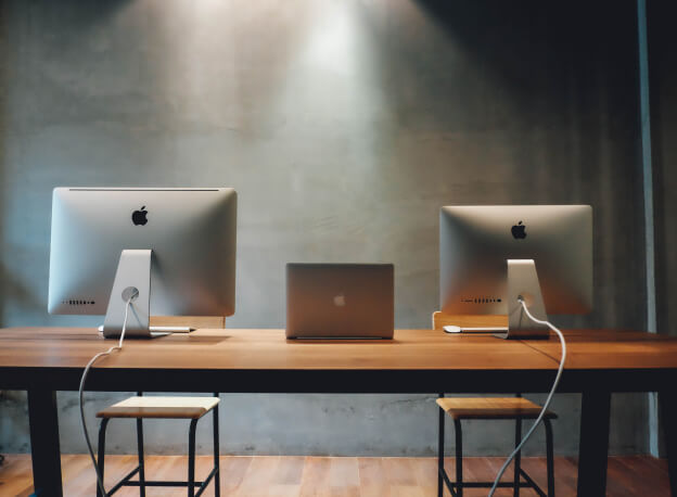 Optimizing your workspace: The guide to an efficient and minimalist desk setup